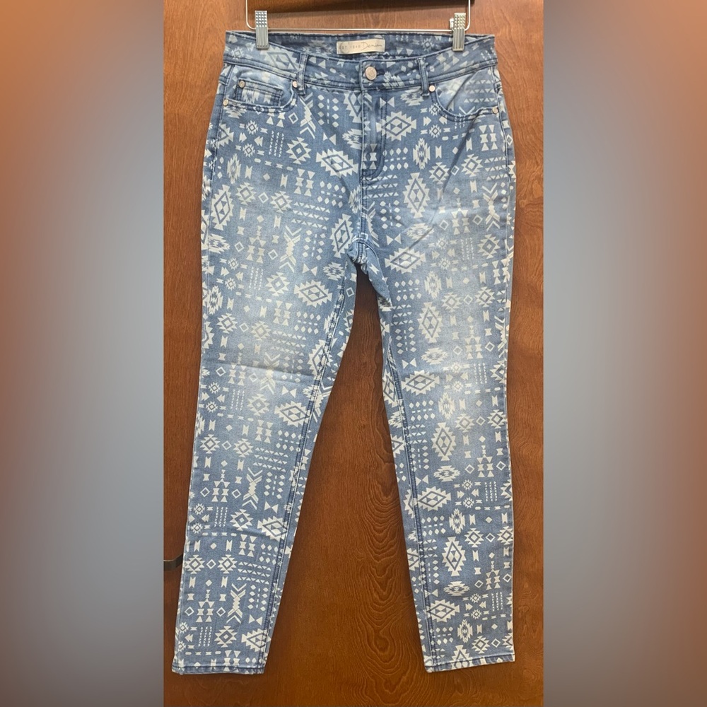 Est. 1946 Denim high waisted tapered skinny leg jeans Aztec print size 8